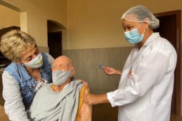 Idoso de 103 anos é o primeiro vacinado em Barão de Cocais