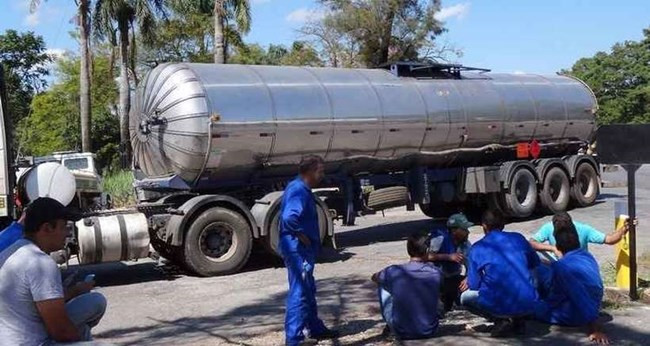 Transportadores de combustíveis confirmam paralisação em Minas nesta quinta