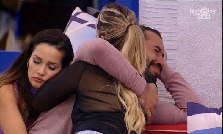 Gil surta no BBB21 e pede para sair do reality