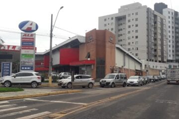 Postos de gasolina itabiranos já registram filas enormes; confira vídeos