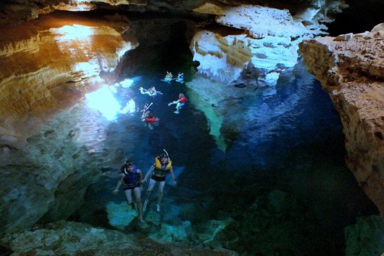 Conheça algumas das cavernas mais lindas do mundo