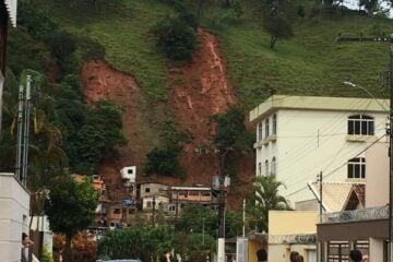 Hospital da cidade alaga e Samu monta hospital “paralelo” em Santa Maria