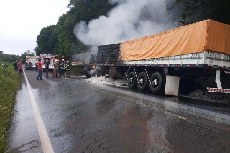 QUEBRADO POR DENTRO', DIZ MOTORISTA APÓS PERDER FILHO EM CAMINHÃO