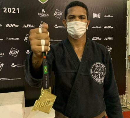O fenômeno monlevadense do jiu-jitsu John Maycon conquista mais um ouro na carreira