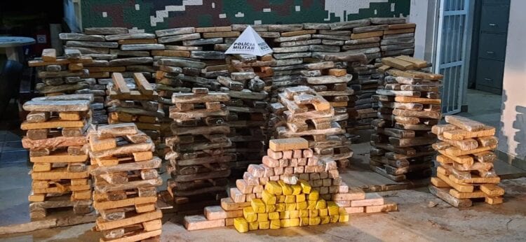 policia-de-meio-ambiente-encontra-tambores-enterrados-com-drogas