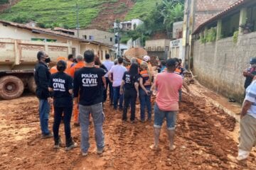 Peritos da Polícia Civil apuram causas da tragédia em Santa Maria