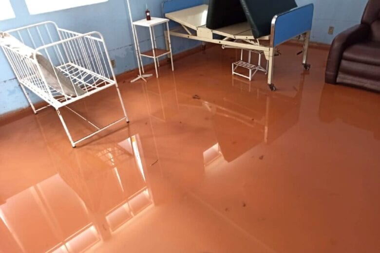 Hospital de Santa Maria comunica que não oferece condições de atendimento; veja fotos