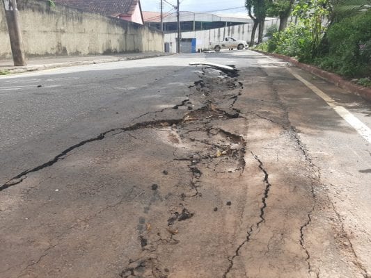 avenida-brasil-continua-parcialmente-interditada-em-itabira