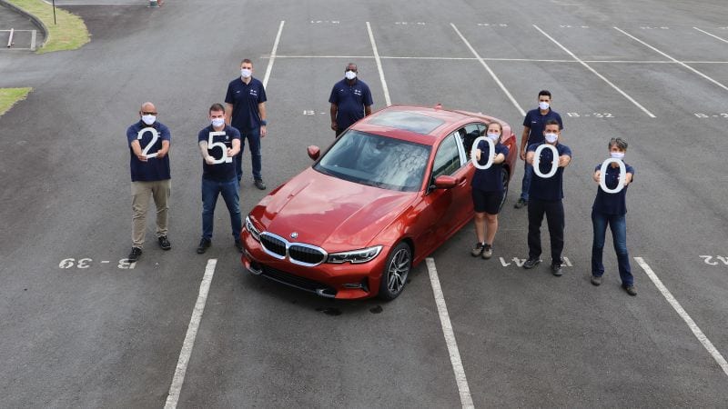 BMW celebra a marca de 25 mil Série 3 fabricados em Araquari (SC)