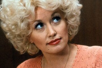 Dolly Parton aposta em nova versão de sucesso e lança de “5 to 9” para o Super Bowl