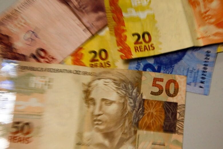 Endividamento de famílias cresce em janeiro e chega a 66,5%