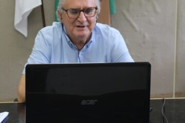 Professores da rede municipal de ensino participam de curso de formação em Monlevade