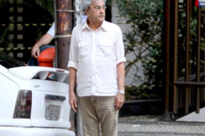 Momento histórico: há 10 anos, Caetano Veloso estacionava no Leblon