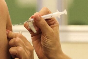 Covid-19: recusar a vacina pode resultar em demissão por justa causa?