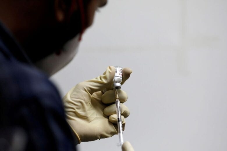 Técnicos da Anvisa inspecionam laboratório indiano que produz Covaxin