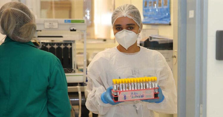 Em 24h, Minas Gerais registra mais de 3 mil novos casos de Covid-19
