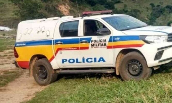 mulher enterrada