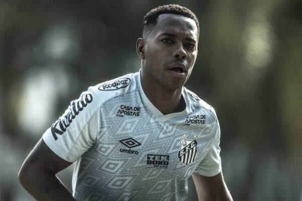 Juíza italiana cita "particular desprezo" de Robinho por vítima de estupro