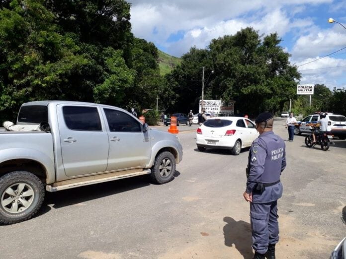 Divisa entre Minas e Espírito Santo na BR-381 é fechada por barreiras sanitárias