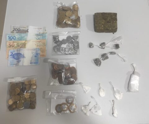 Polícia Militar apreende cocaína e maconha em São Gonçalo