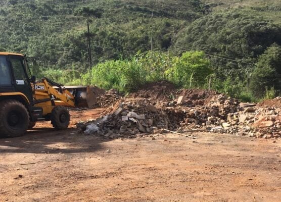 Concessionária de água e esgoto faz bota-fora em área preservada e trava impasse com Prefeitura de Ouro Preto