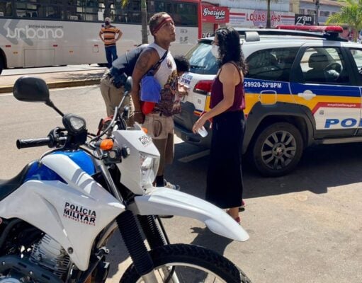 Palhaço quebra caminhão da Itaurb na João Pinheiro; veja o vídeo