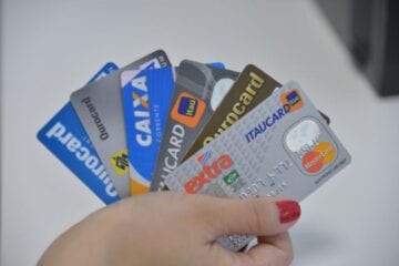 Contribuinte pode pagar taxas federais com cartão de crédito