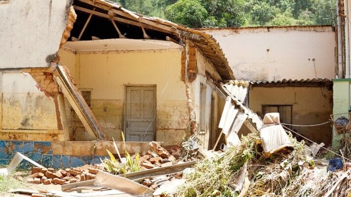 Devido ao alto risco, 11 casas foram desocupadas em Santa Maria