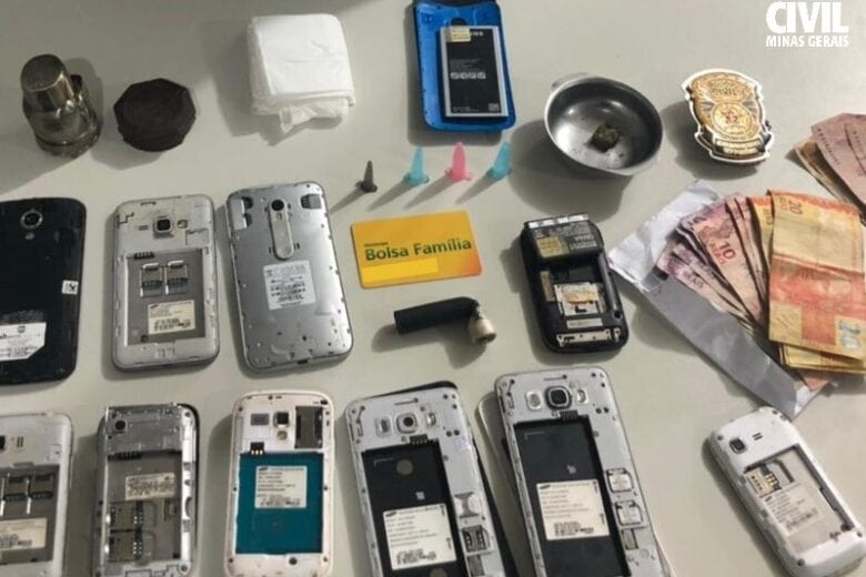 Polícia Civil prende trio suspeito de tráfico de drogas em Capelinha