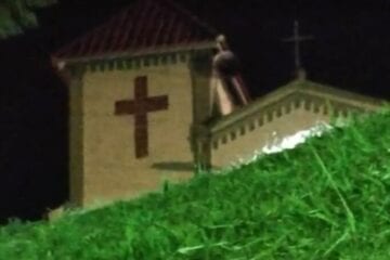 Crianças dizem ter visto imagem de Nossa Senhora de Fátima em telhado de capela