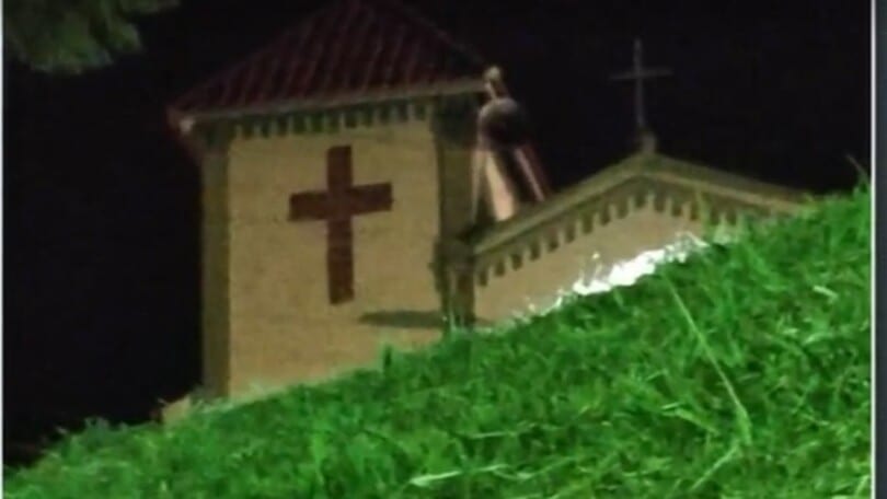 Crianças dizem ter visto imagem de Nossa Senhora de Fátima em telhado de capela