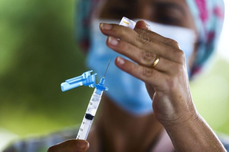 Covax entregará 237 milhões de doses de vacinas a 142 países até maio