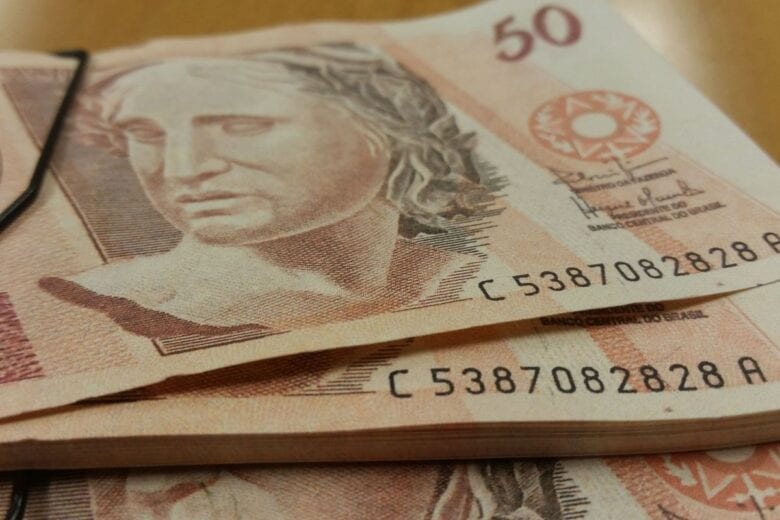 Reforma tributária terá parecer apresentado até 3 de maio, diz Lira