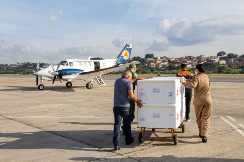 MG: Regionais de Saúde recebem 390.550 doses de vacinas contra Covid