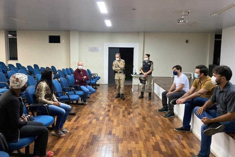 Após protestos, Prefeitura de Itabira se reúne com moradores do Barreiro