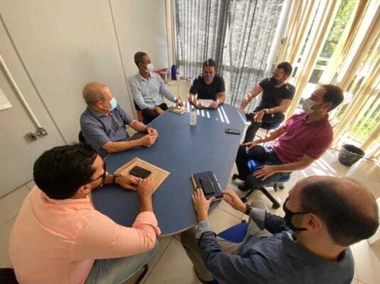 Em defesa de empresários, vereadores vão à Prefeitura buscar soluções para a anulação de lotes concedidos na gestão passada