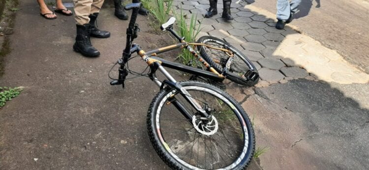ciclista-fica-ferido-em-colisao-com-carro-no-bairro-hamilton