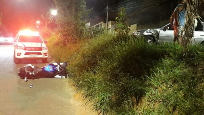 motociclista-fica-ferido-em-colisao-com-carro-na-avenida-das-rosas-2
