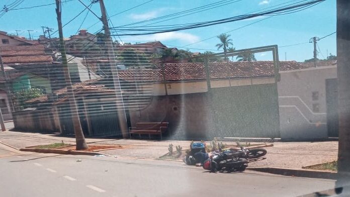 Motociclista é assassinado em plena luz do dia em Santa Bárbara