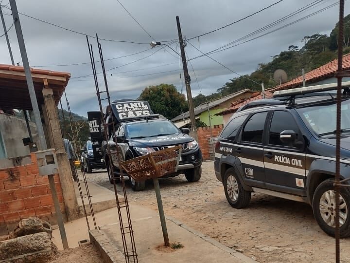 Suspeitos de tráfico são detidos durante operação da Polícia Civil