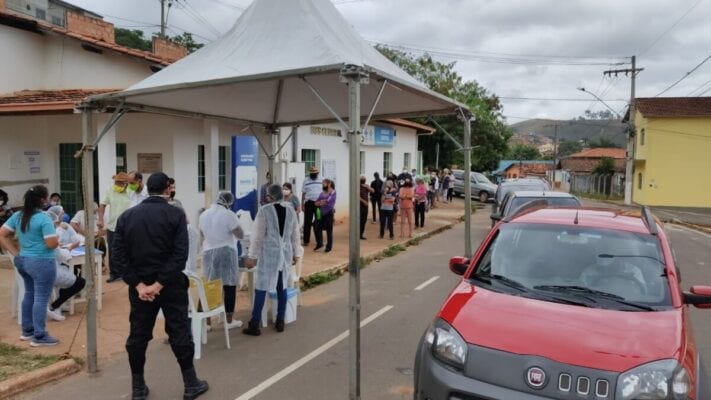 Conceição do Mato Dentro aplica segunda dose para idosos entre 70 e 79 anos