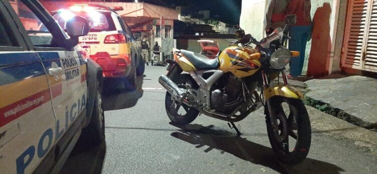 motociclista-morre-apos-colidir-contra-um-trilho-em-itabira