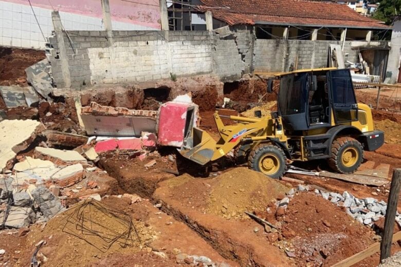 Trabalhador é encontrado morto após desabamento de muro