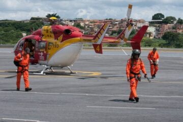 Helicóptero dos bombeiros é empenhado em resgate na MG-010