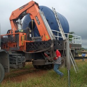Caixa d'água se rompe e bairro de Monlevade ficará o dia todo sem água