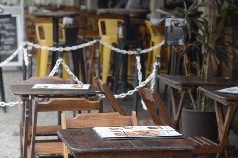 Covid-19: DF amplia horário de abertura de bares e restaurantes
