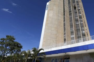 Caixa suspende crédito consignado para beneficiários do Bolsa Família