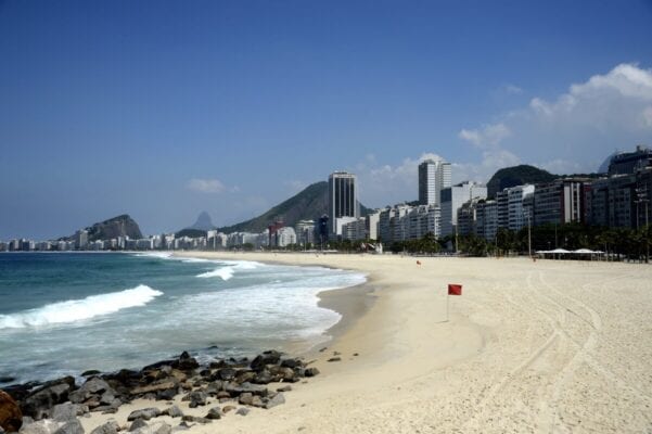 Fins de semana: banhos de sol e mar continuam proibidos no Rio de Janeiro