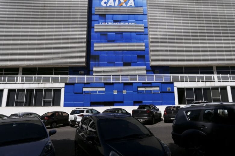 Auxílio emergencial é pago a beneficiários do Bolsa Família com NIS 6