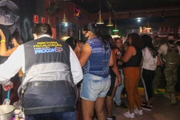 Blitz contra aglomeração fecha bingo e autua festa clandestina